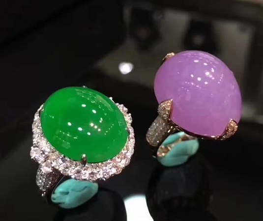 翡翠戒指怎么挑选?抓住这几点就可以了
第2张