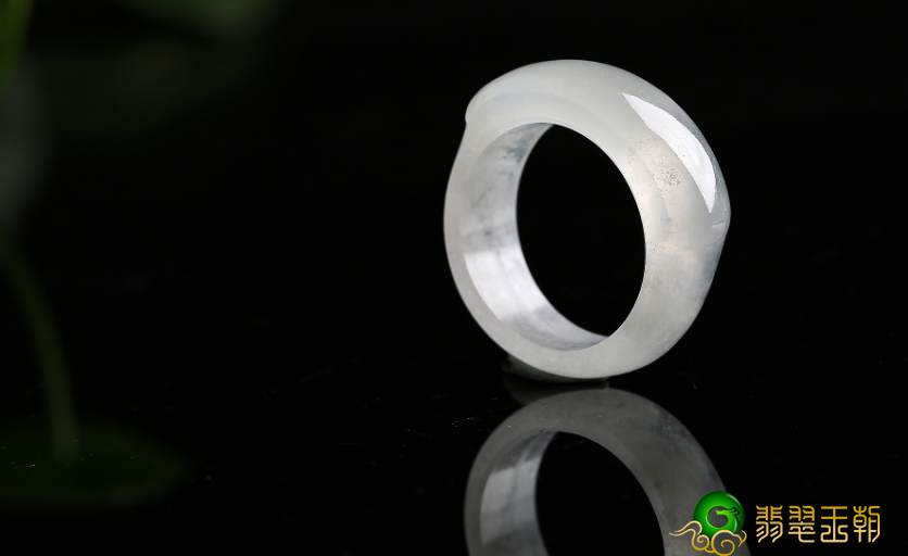 翡翠戒指好看么？翡翠戒指如何选择   第2张