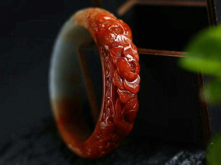 红色翡翠居然有那么多种？哪种红翡手镯更值钱？   第3张