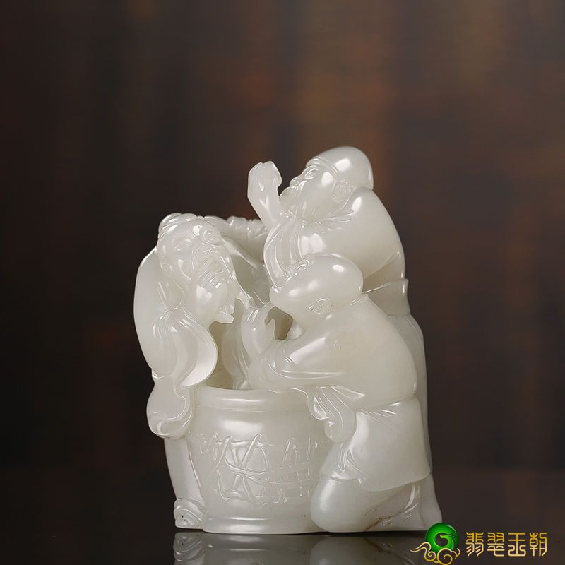 摸新疆和田玉的触感是如何的?   第1张