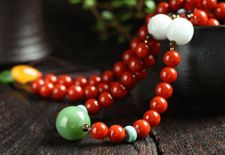 鸡冠红翡翠颜色优质品种较高，A货价格惊人   第2张