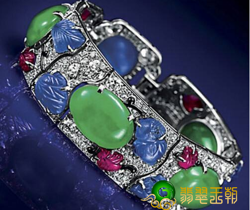 翡翠手雕里的异域风情，给翡翠文化创意提高了新的元素   第2张