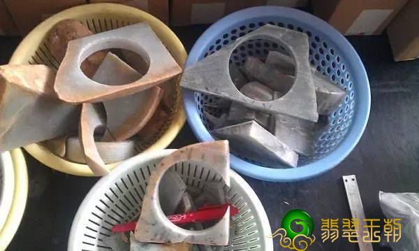 翡翠赌石明明已经涨了，这个步骤却让我的手镯出了裂。   第8张