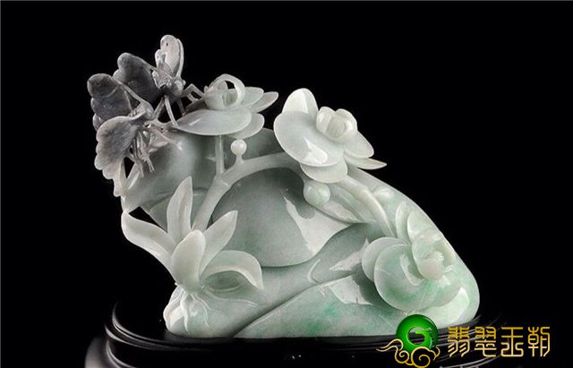 买翡翠摆饰要注意什么？有关翡翠摆饰的放置，你了解是多少！   第3张