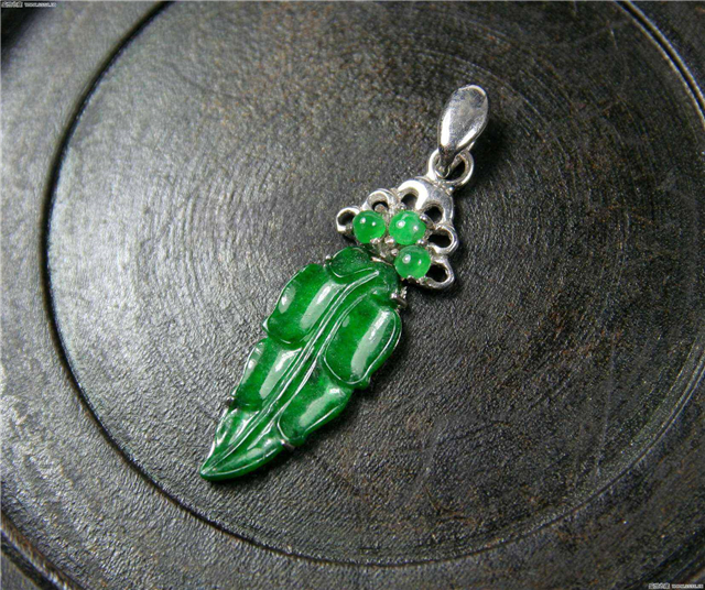 别以为翡翠A货就值钱，这四种类型的翡翠不能要！   第2张