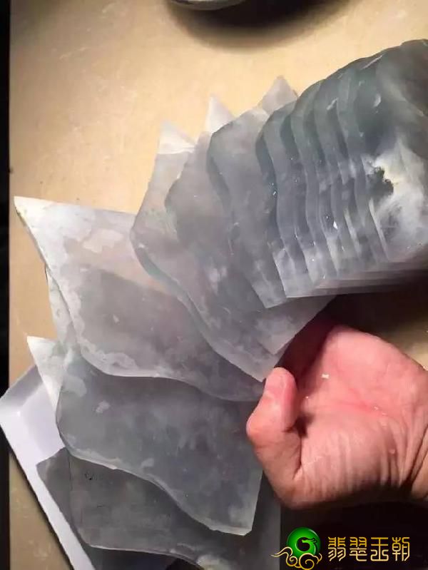那样的翡翠才算的上绝品冰种翡翠，你这些只有算好！   第2张