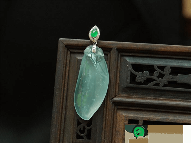 一般翡翠项链吊坠价格多少？本文详尽对你说！   第2张