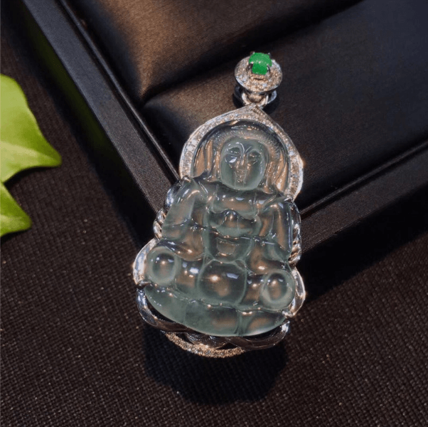 白翡翠观音的价格这么贵?到底好在哪里? 第3张