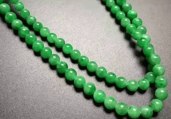 你知道翡翠珠链怎么佩戴吗？佩戴翡翠珠链的好处有哪些？   第1张