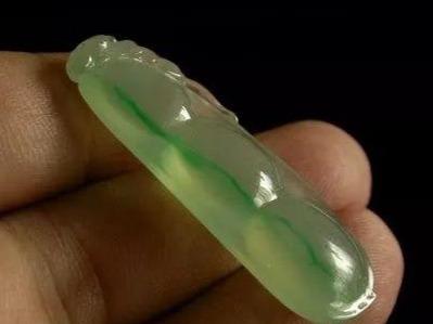 金丝种翡翠里面真的有“金丝”吗？   第1张