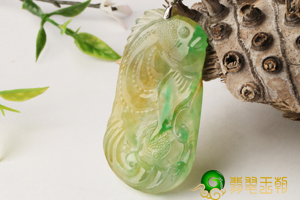 最能丰富表现出中国文化多样性当属三彩翡翠 