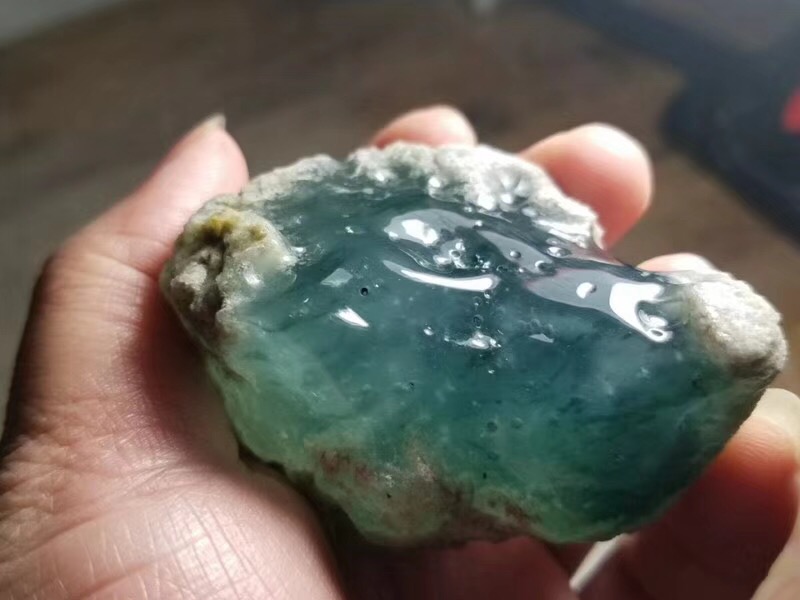 越南翡翠原石价钱如何？为何越南翡翠最有价值？   第1张