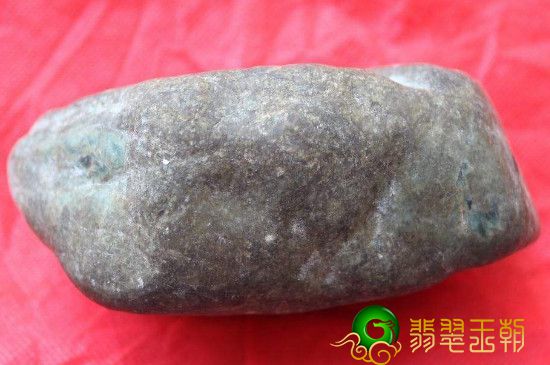 紫罗兰花翡翠的作用和功效都主要表现在哪儿？配戴翡翠对身体的益处   第4张