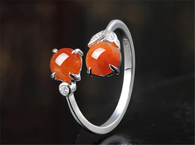 翡翠戒指戴左手还是右手？其实这个问题没那么复杂！(图文)   第3张