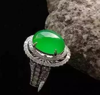 翡翠颜色千变万化，到底有多少种绿？   第4张