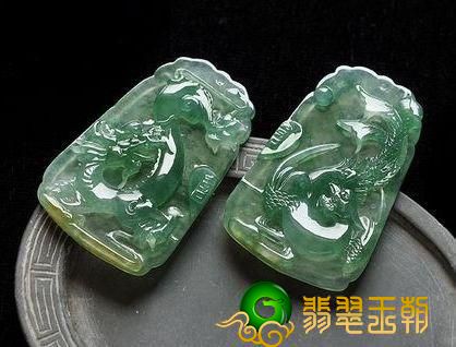 意味着情感的龙凰结合翡翠牌 