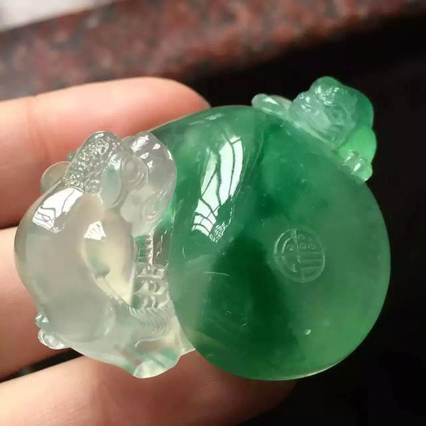 
                跨越时代的翡翠之美！
   第1张