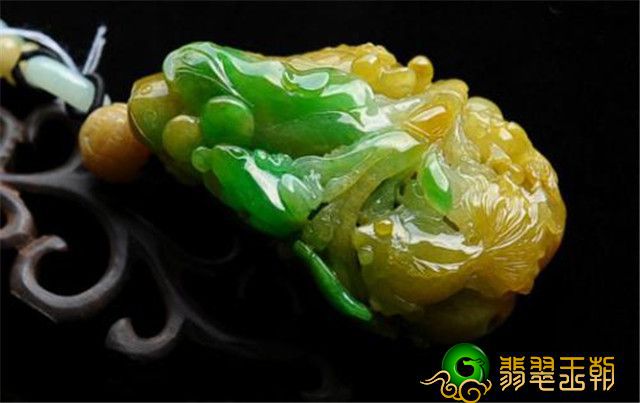 黄夹绿翡翠的使用价值所属哪儿？从这四个层面来反映！   第3张
