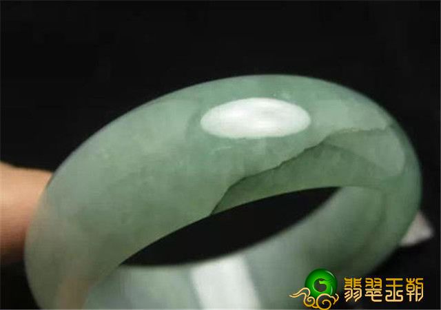 翡翠的纹和裂有哪些不一样？点一下文章来辨别一下！   第3张