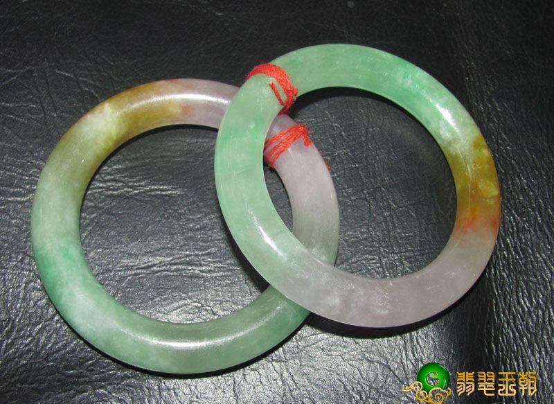 三色翡翠是啥？三色翡翠拥有  什么令人难忘喻意   第1张