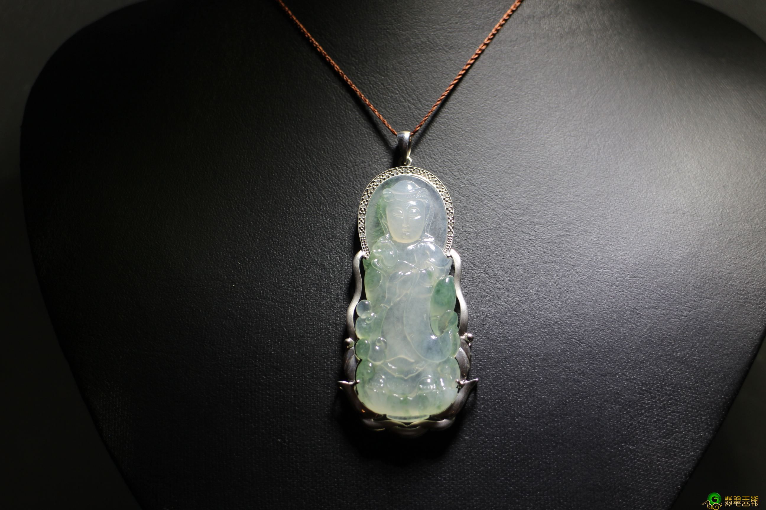 翡翠玉观音的维护保养,轻轻松松又便捷的方法 第1张