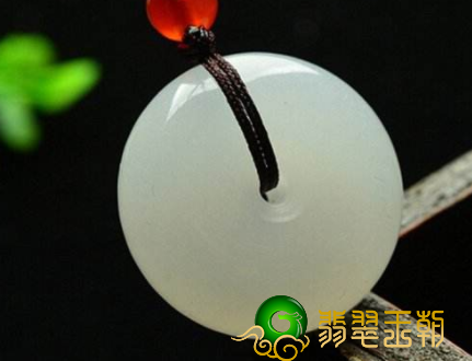 如来佛玉石项链吊坠有哪些喻意 