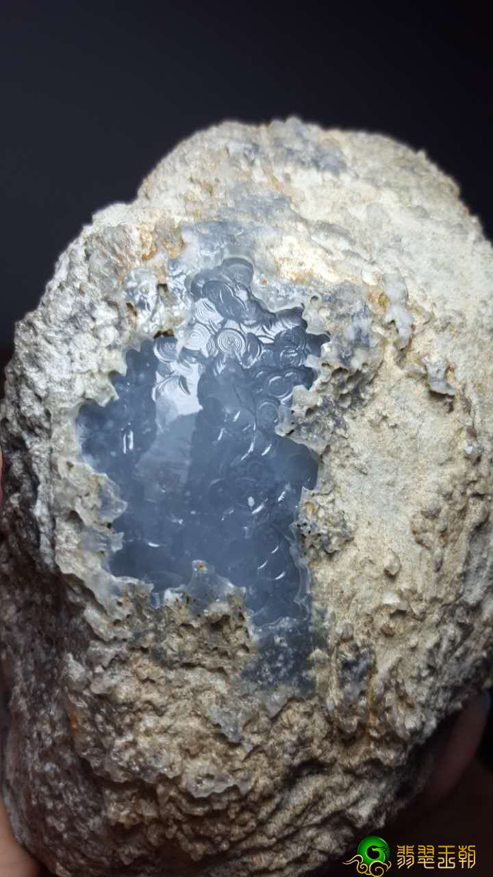 翡翠翡翠原石的皮成长为那样，十有八九是好毛料！   第6张