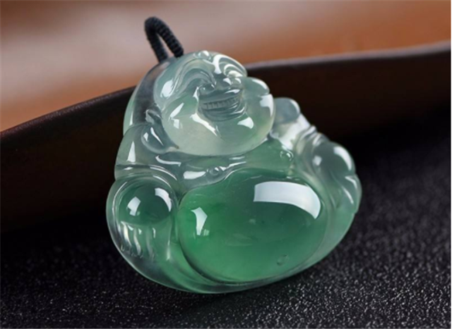 翡翠佛公是不是肚子越大越好?如何挑选才是关键！(图文)   第1张