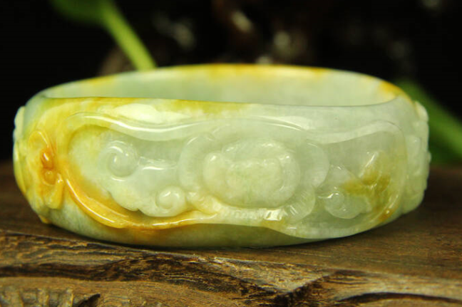 为什么雕花很好的翡翠，收藏价值反而不高？   第2张