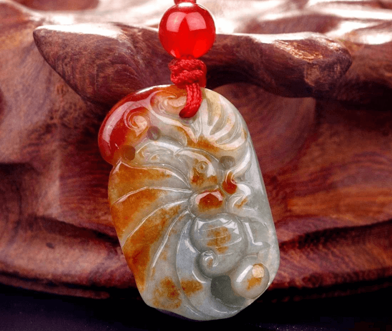 鸡冠红翡翠颜色优质品种较高，A货价格惊人   第1张