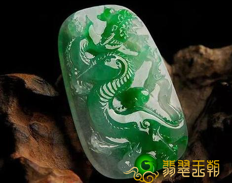 翡翠和玉哪一个比较好 翡翠和玉有什么不一样   第1张