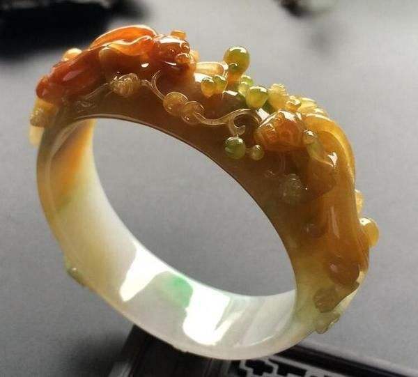 翡翠手镯价格是多少?今天来讲一讲翡翠手镯的镯型!(图文) 第2张