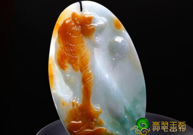 什么叫翡翠的巧雕？翡翠的巧雕能够看得出手工雕刻老师傅的技艺是不是高超   第2张