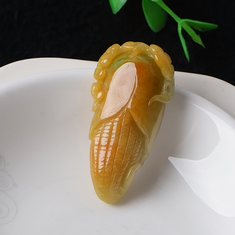翡翠玉米有什么样的寓意？翡翠玉米如何进行设计   第2张