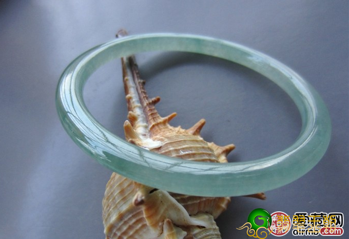 你了解翡翠镯子有多少种吗？每个的实际意义是啥？   第5张