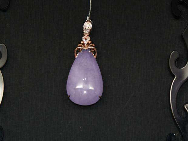 缅甸玉为什么叫翡翠?它为什么这么受欢迎？   第1张