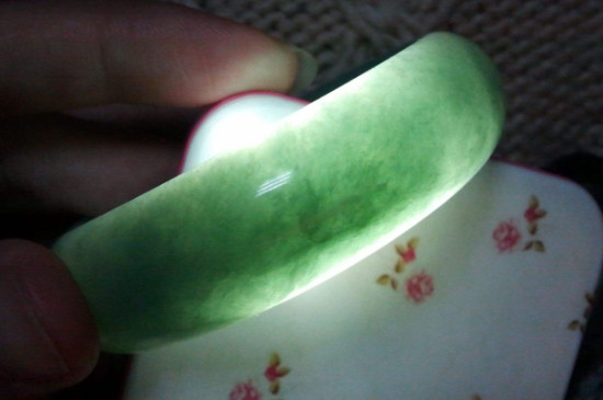 用灯光怎么识别翡翠真假   第3张