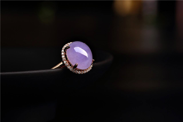 翡翠戒指应当戴在哪个手指头上？原先每一个手指头的含意都不一样！   第3张