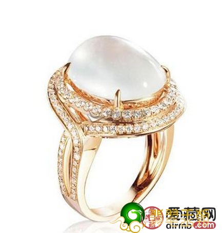 不一样手指头带翡翠戒指的含意   第2张