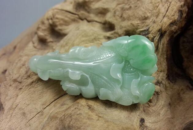 1000多万的翡翠手镯属于什么级别 这篇文章告诉你答案   第2张