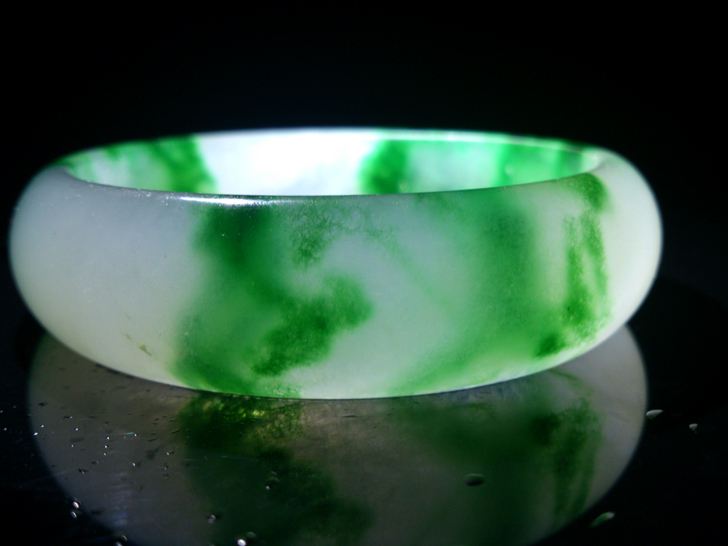 翡翠鉴定真假都有哪些方法？哪里的翡翠比较好？   第1张