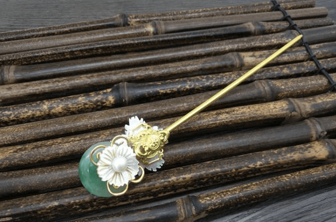 读懂洗尽铅华的美好,年轻女孩也适合戴翡翠 第2张