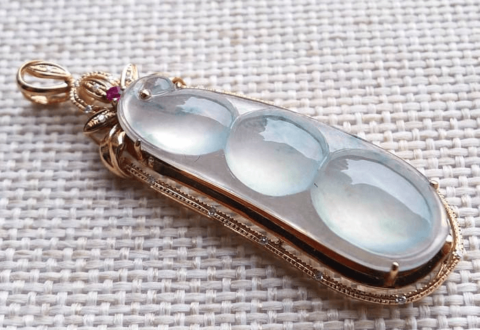 翡翠福豆是什么？如何挑选翡翠福豆？冰种翡翠福豆的价格怎么样？   第2张