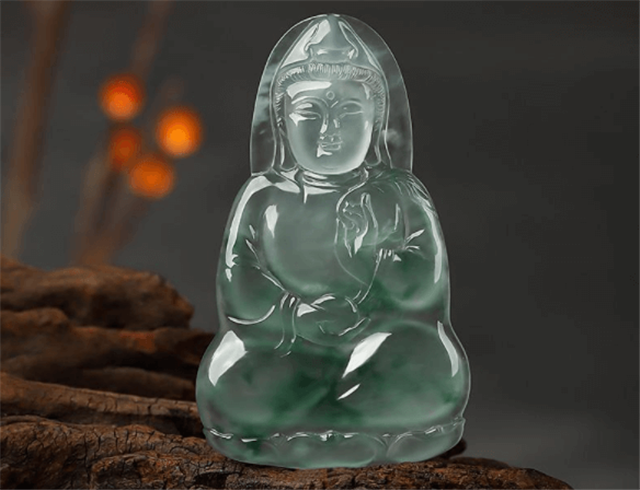翡翠观音价格高吗？教你如何选购它！   第2张