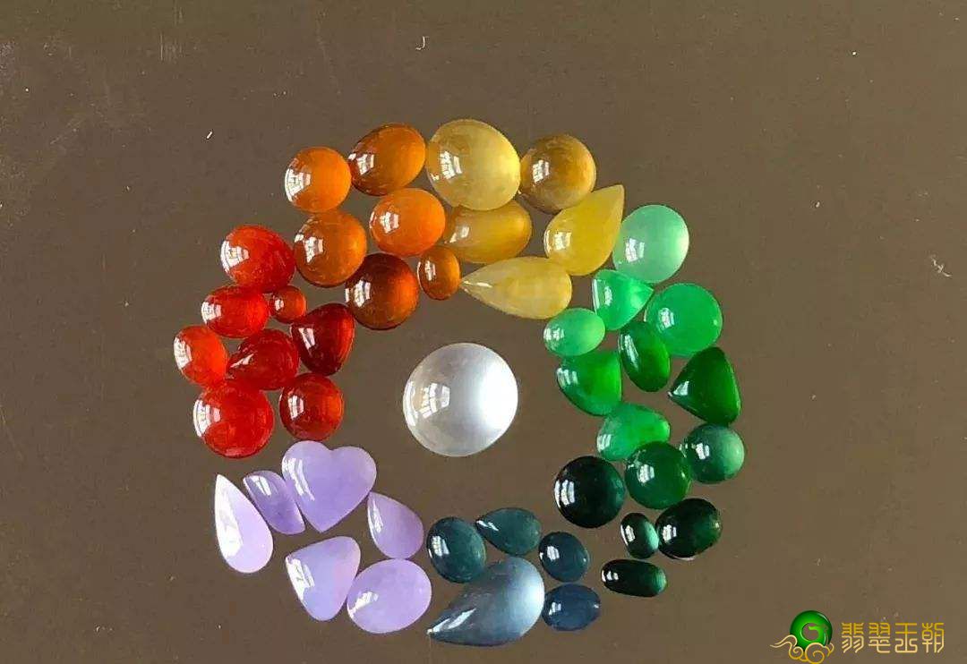 翡翠颜色有着什么奥秘？为什么衡量翡翠品质要看色？   第1张