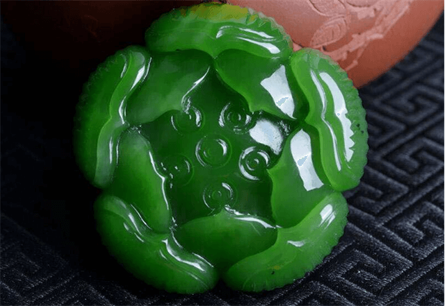 男人戴碧玉还是翡翠?两者到底有什么区别? 第2张