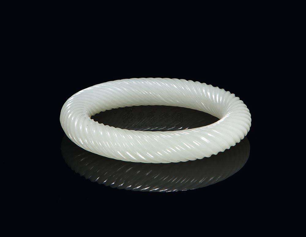 翡翠手镯有哪些类型？看了你就知道！   第3张