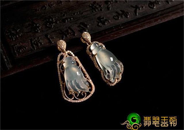 翡翠种贵还是色贵？看完本文章自然就会有答案！   第2张