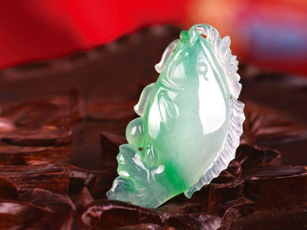 翡翠挂坠的价格受何影响 主要是这三大因素   第1张