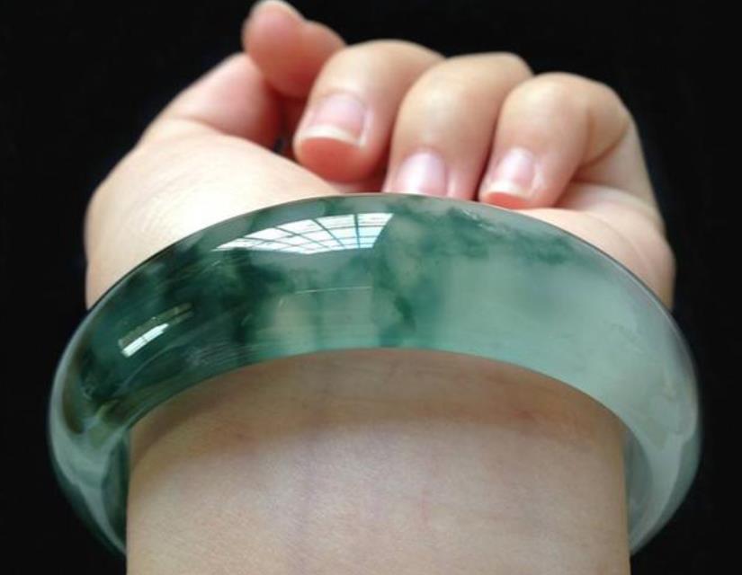 人眼如何辨别翡翠真假？   第1张